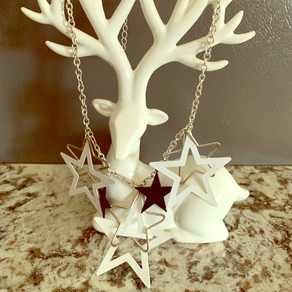 Silver-tone necklace w/ stars